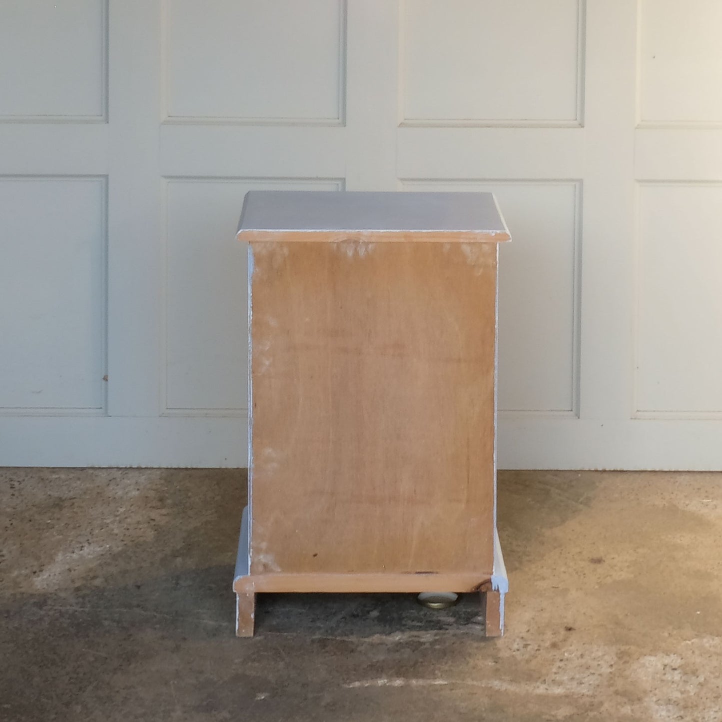 SMALL HAND PAINTED VINTAGE CHEST OF DRAWERS