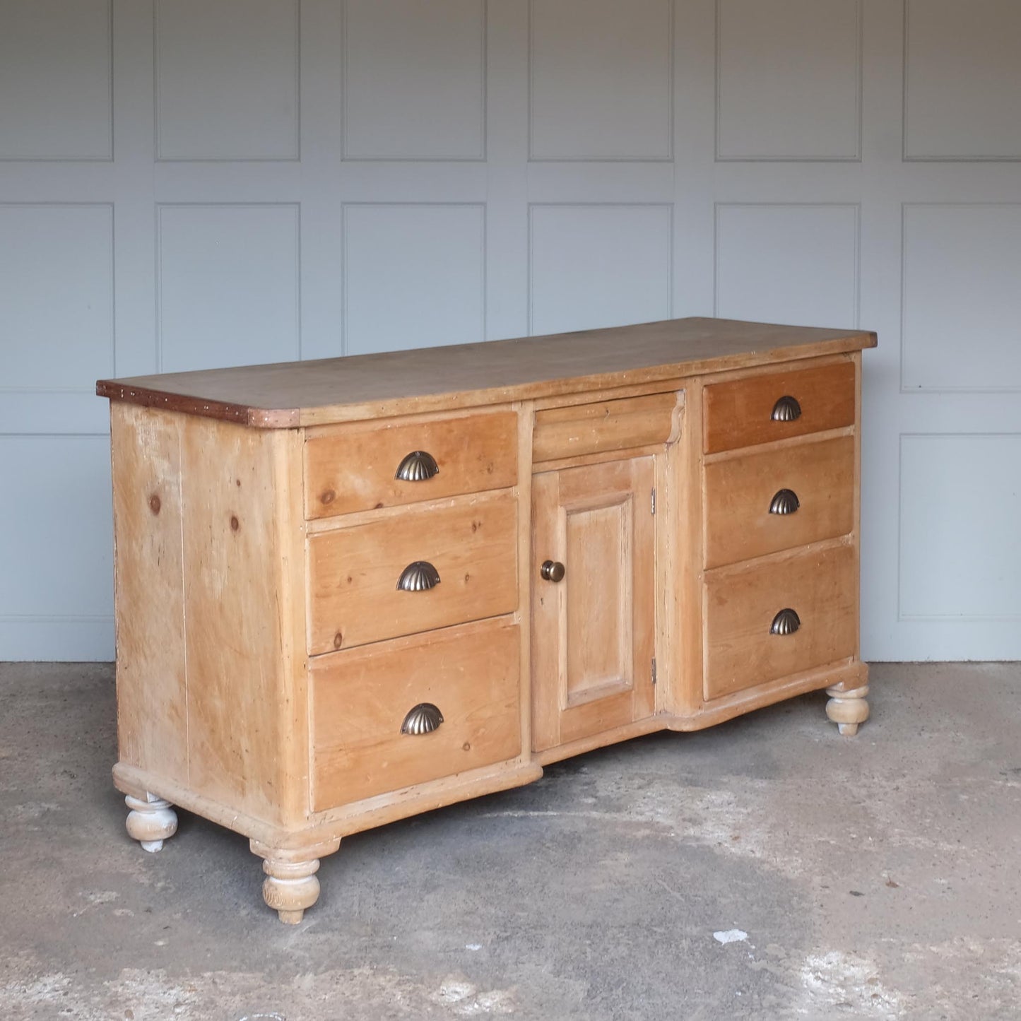 VICTORIAN ENGLISH COUNTRY PINE SIDEBOARD