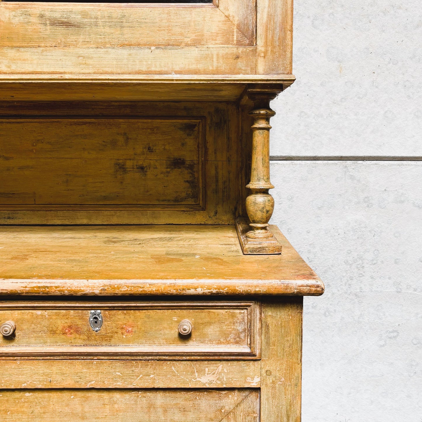 Detail on the middle of Large Vintage English Pine Farmhouse Dresser by Summerfield & Scott