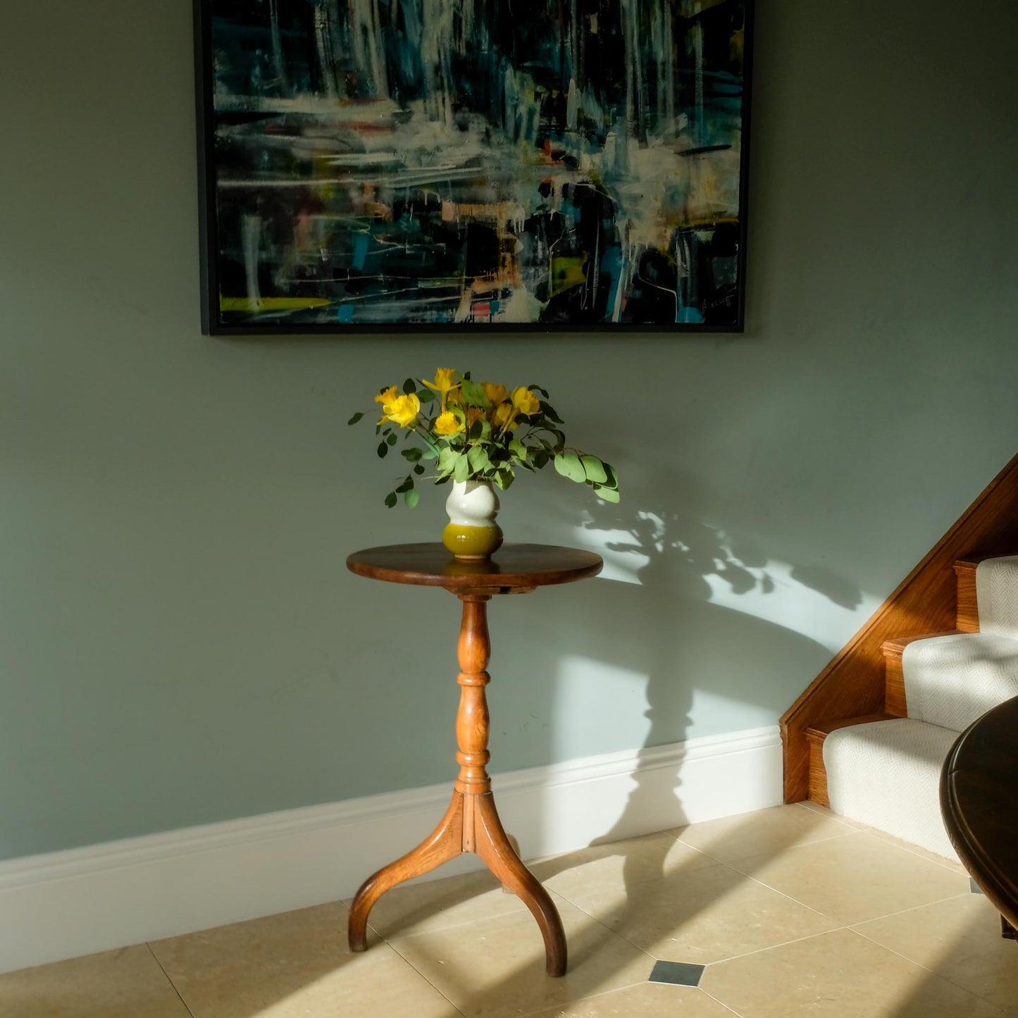 VICTORIAN OAK TRIPOD TABLE