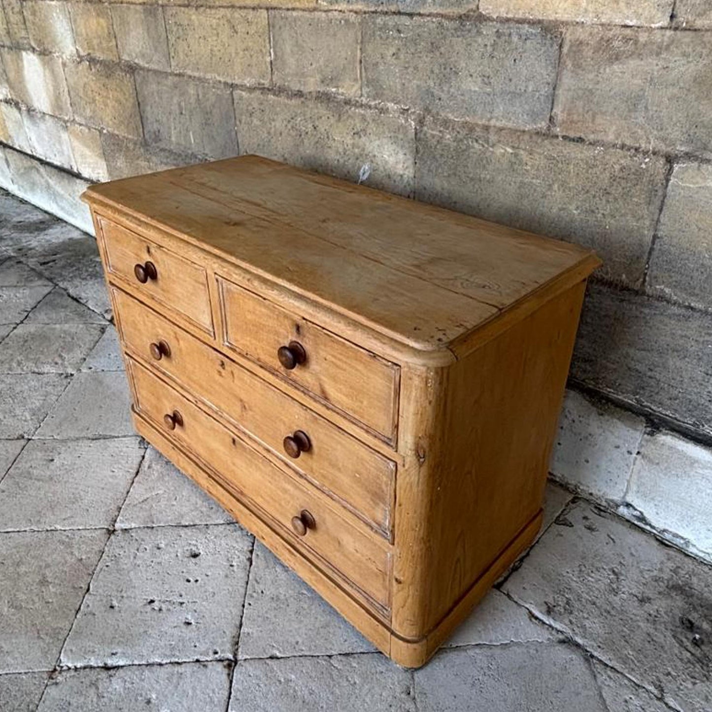 VICTORIAN PINE CHEST OF DRAWERS