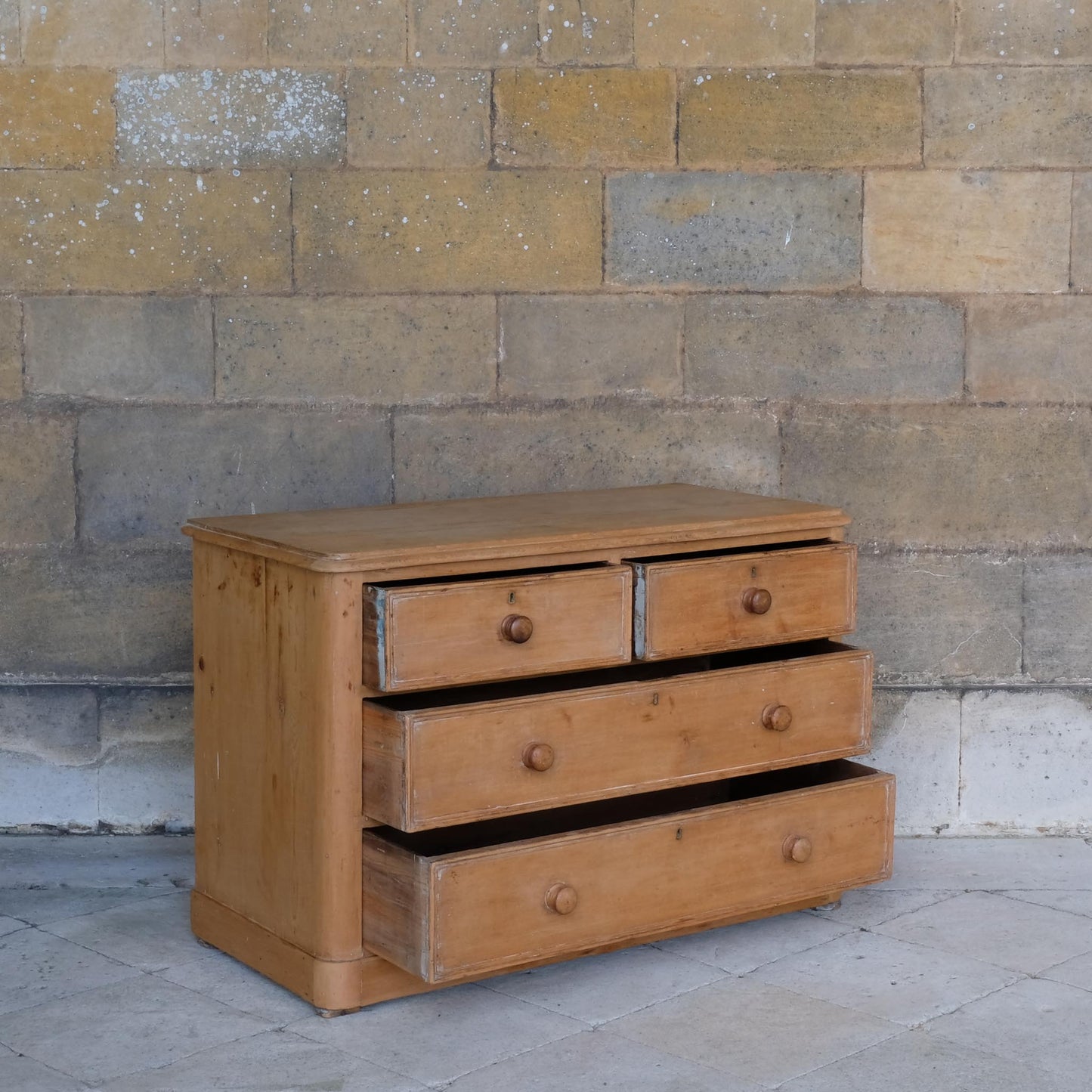 VICTORIAN PINE CHEST OF DRAWERS