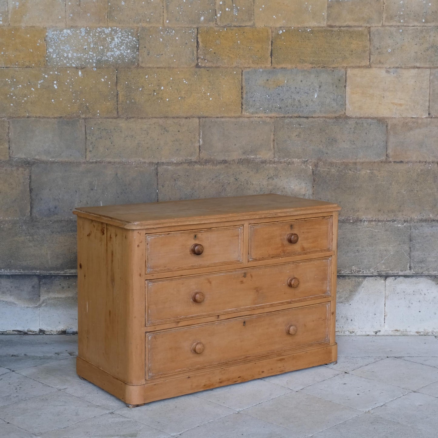 VICTORIAN PINE CHEST OF DRAWERS